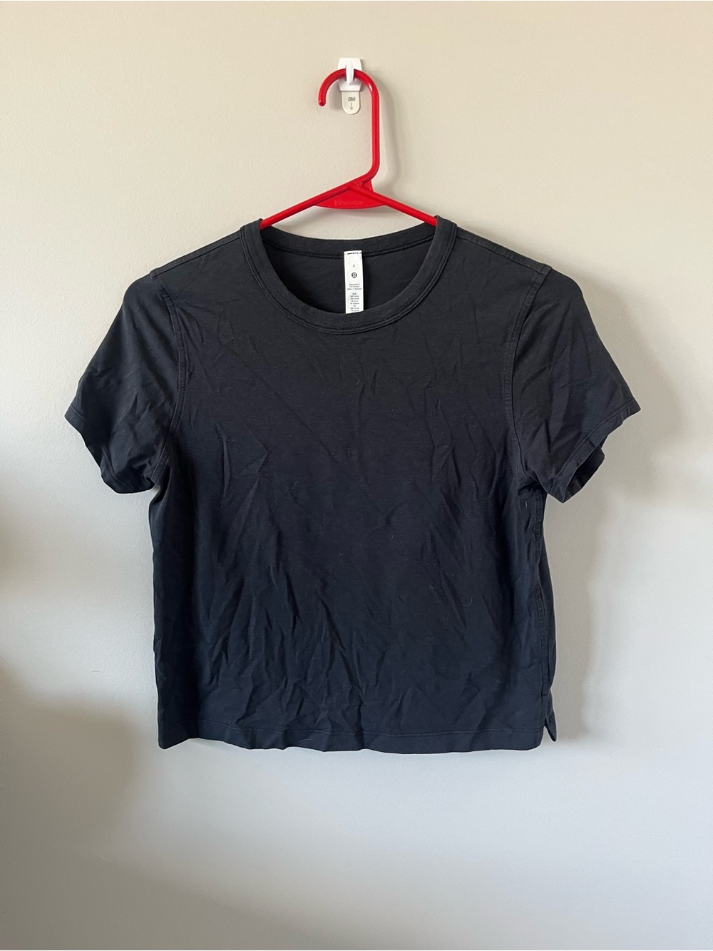 Lululemon Cates T-Shirt size 2 in Black